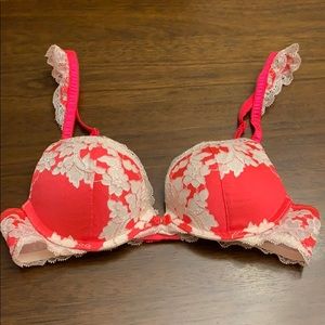 Pink and white Victoria’s Secret push up bra